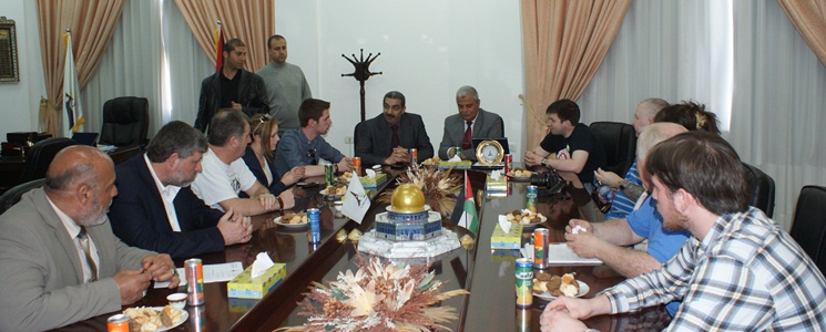0AqsaUnivMinistryIrishBritishDelegateApril2012B