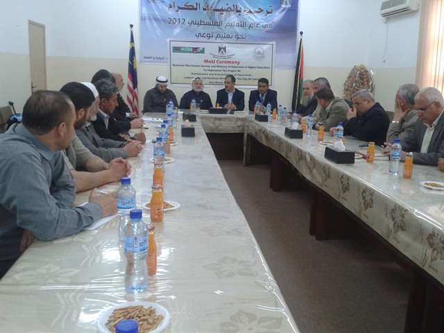 0DeputyVivaMalysiaMOU2012April3